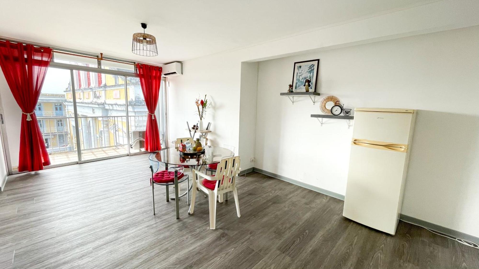 Grand Sejour Lumineux Avec Balcon & Vue Cathedrale Apartment ปวงต์-ตา-ปิตร์ ภายนอก รูปภาพ